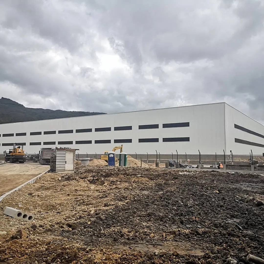 a la espera que confirmen imágenes finales para add SEO